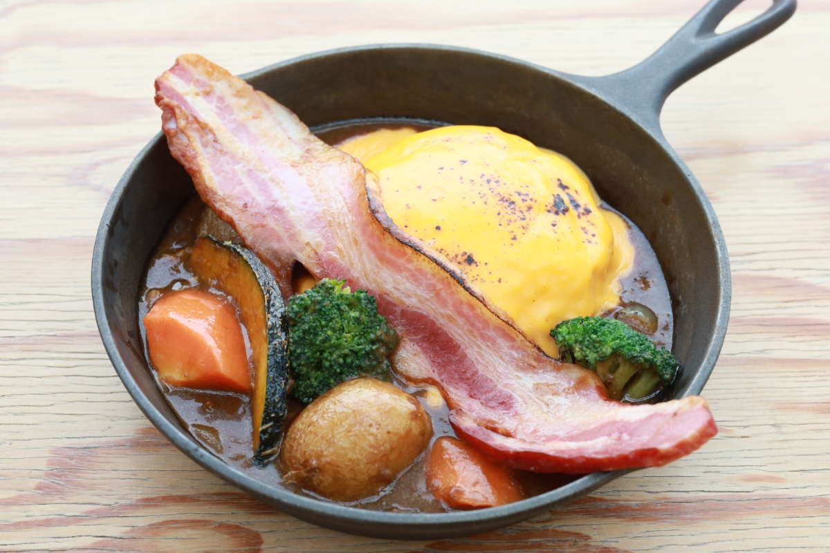 スキレットカレーこな雪とんとん